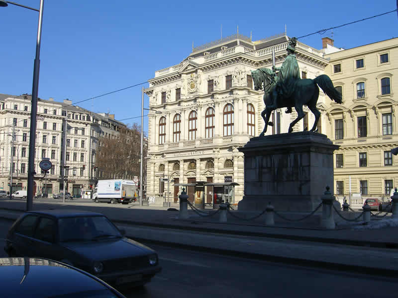 Schwarzenbergplatz